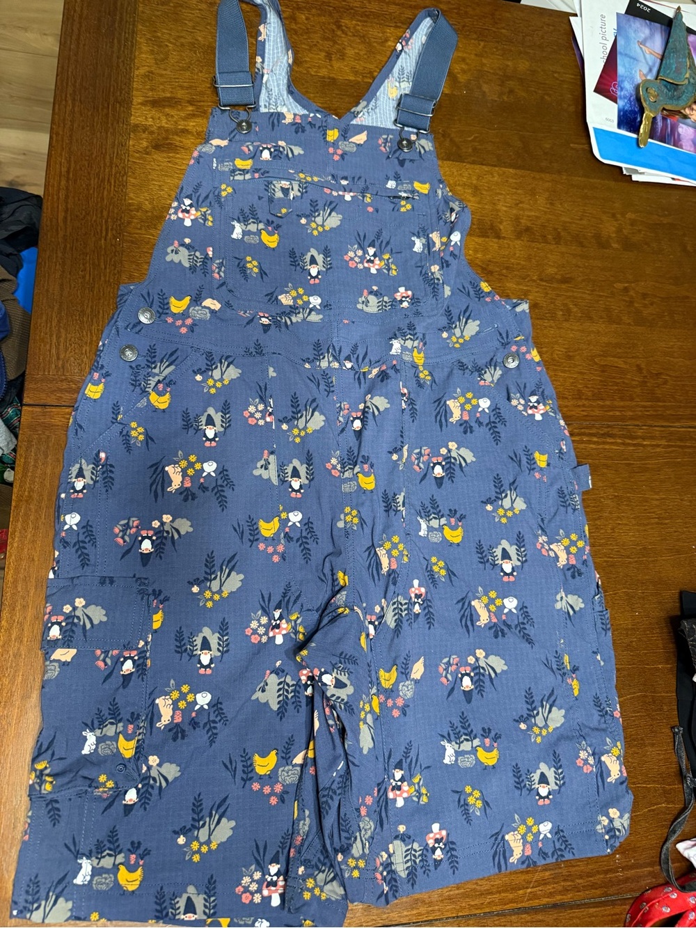 Duluth Trading  Heirloom Gardening Short Overalls Garden Gnome Print Oversized M